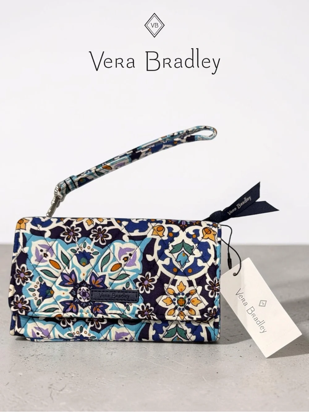 Vera Bradley RFID‎ Lisbon Medallion Cool Wristlet